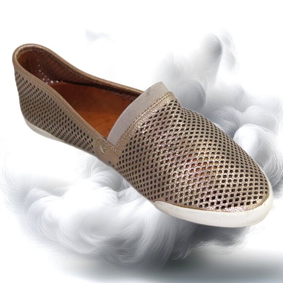 Frye Melanie Rose Gold Perforated Slip On, Size 9 - Picture 2 of 8